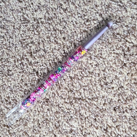 Rhinestone makeup blending brush - Picture 3 of 3
